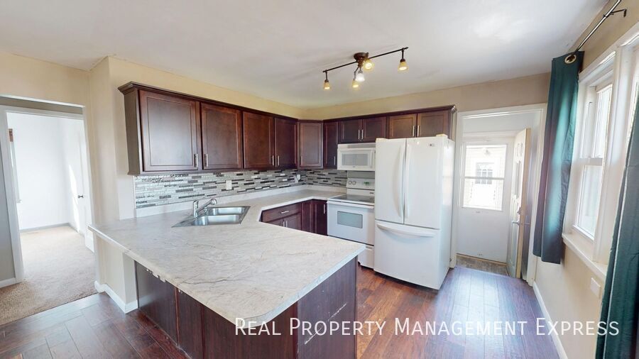 609 S Lyndale Ave Home