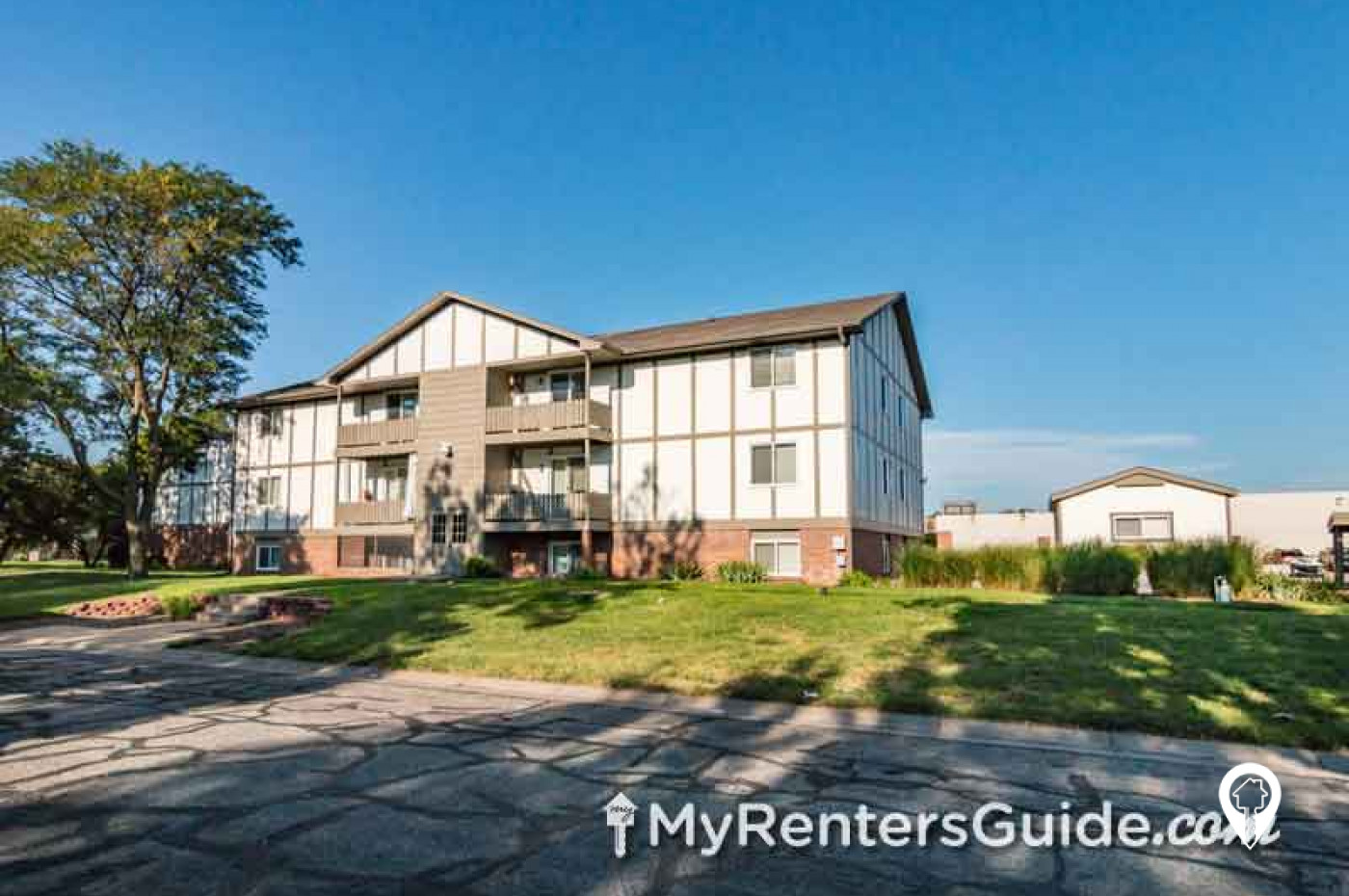 Lenkiewicz Rentals - Parkwood Apartments