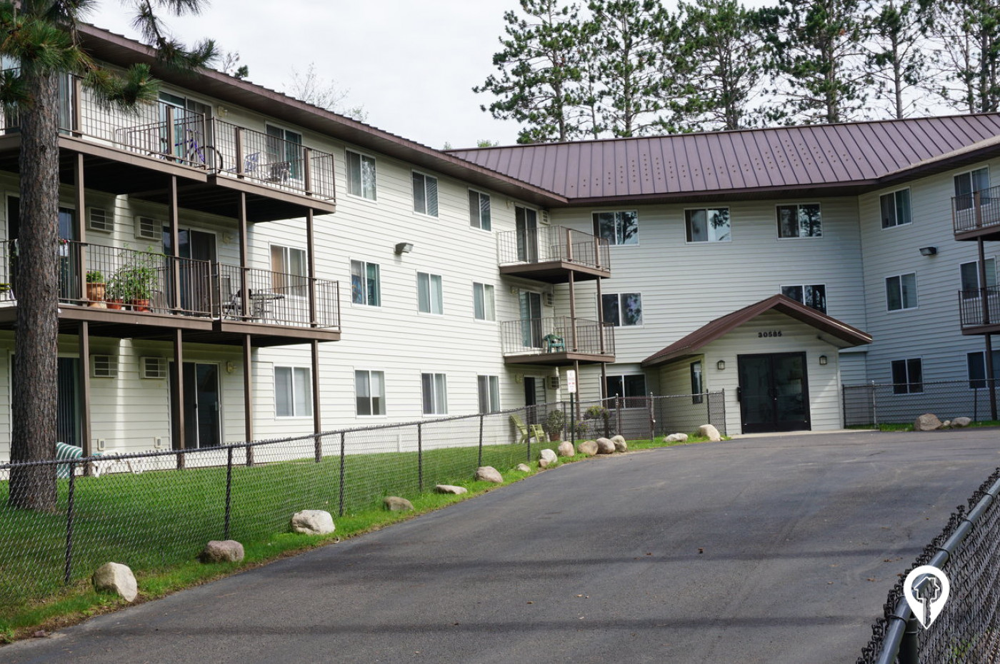 Babinski Properties - Pequot Pines At Estates Apartments