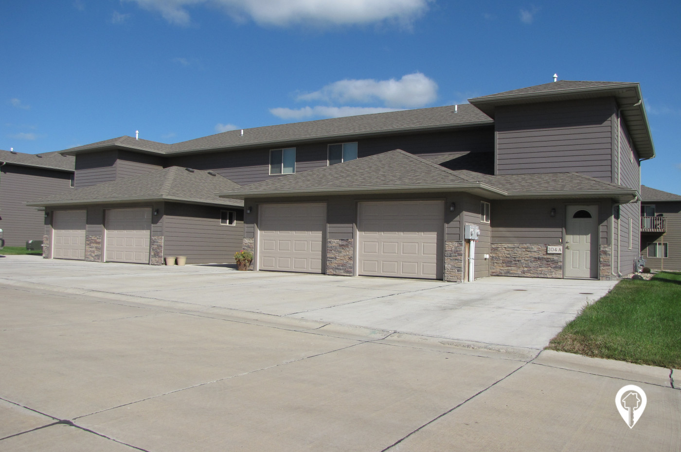 A Wise Choice Property - Pinecrest Estates Apartments
