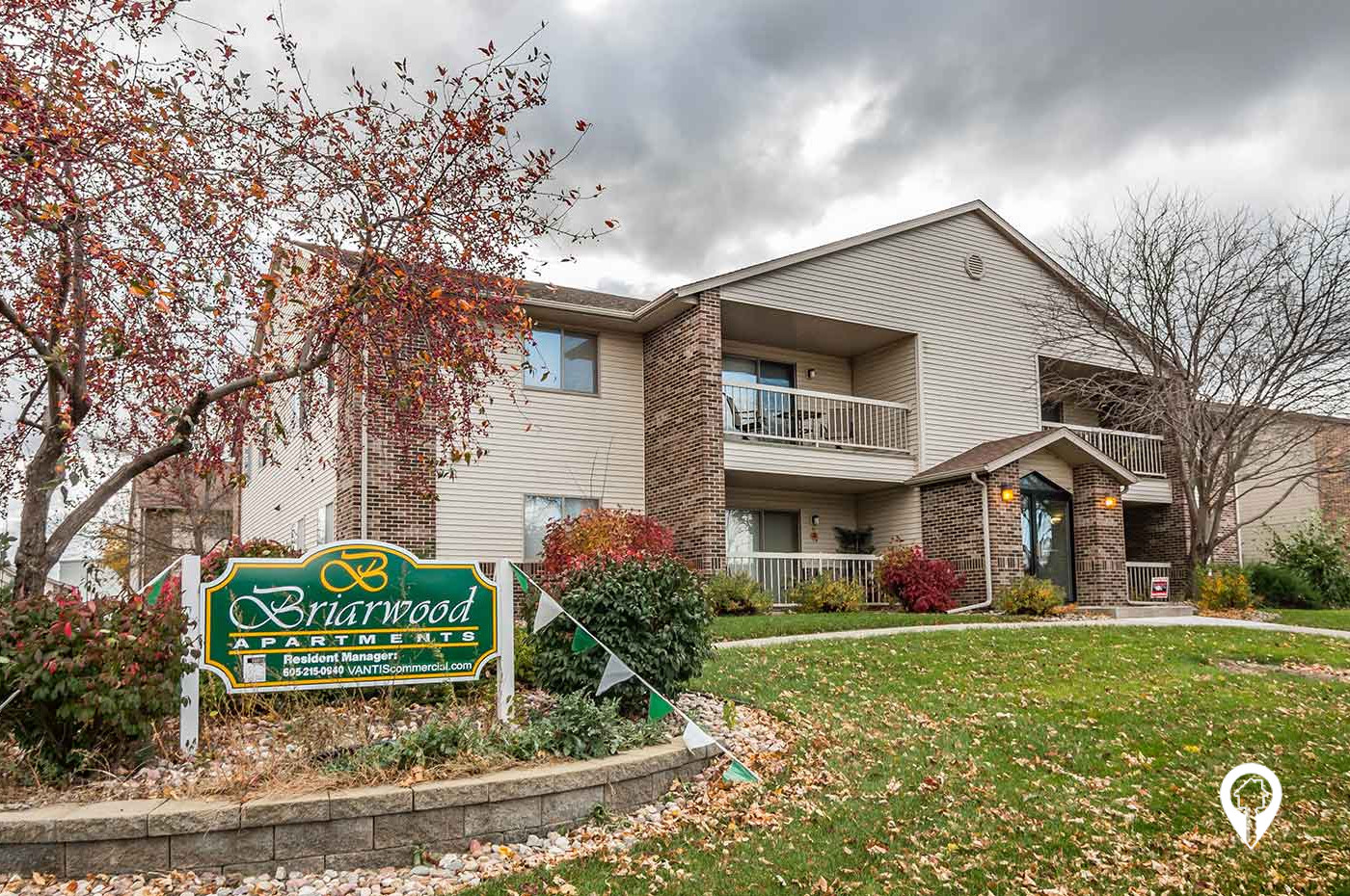 Vantis Commercial - Briarwood Apartments and Quad Homes