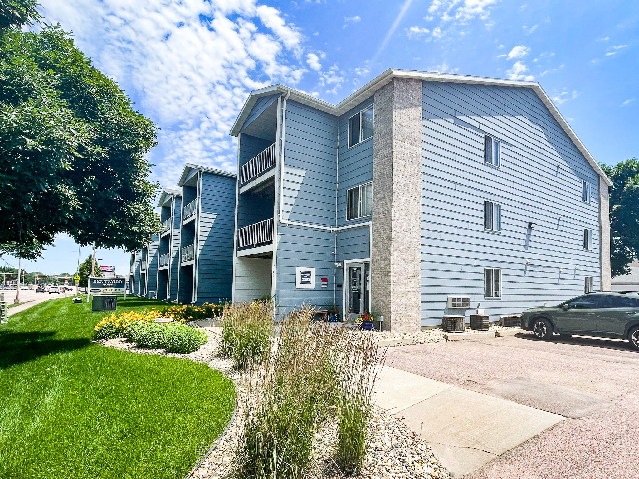 Bentwood Manor Apartments