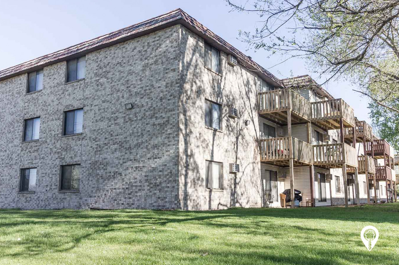Babinski Properties - Holiday Manor Apartments