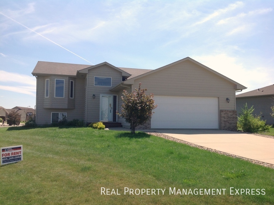 5901 S Mandy Ave House